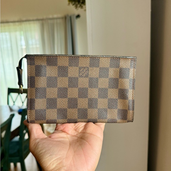 Louis Vuitton Bucket Pouch PM DE - Picture 15 of 15